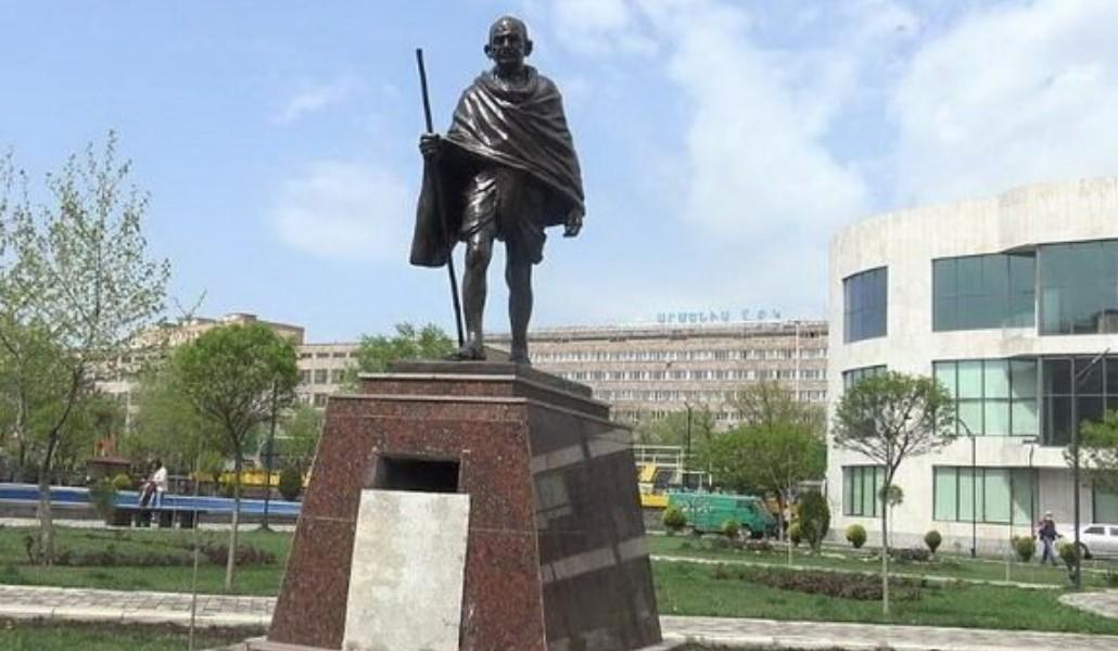 Mahatma-Gandi-ardzan-580x411