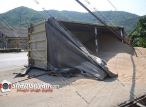 Վթարվել է Սամվել Ալեքսանյանին պատկանող 23 տոննա ցորեն տեղափողող Scania-ն․Shamshyan.com