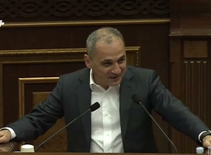 Это – приданое моей супруги: Акопян о полотнах Айвазовского и Сарьяна