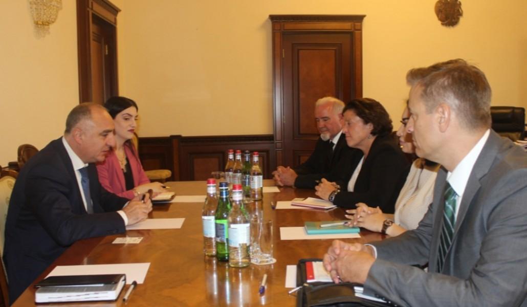 NEKDvA6Guf32s7xqLuEGjm59Qa