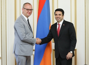 Ален Симонян принял Алексея Сандыкова