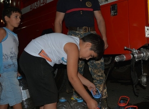 Ստեփանակերտցիներին ջուր են հասցնում հրշեջ մեքենաները․ լուսանկարներ