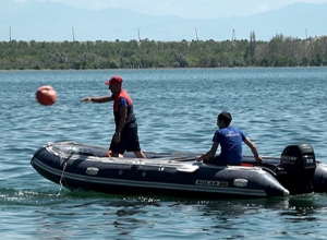 Սեւանում ՌԴ քաղաքացիները ափից մոտ 700 մետր հեռավորության վրա հեծանվանավակով շրջվել են