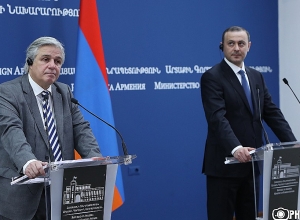 Армения и Арцах сталкиваются с проблемами безопасности: Армен Григорян