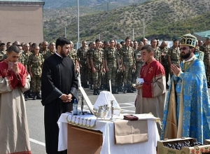 Օրհնված խաղողը բաժանվեց զինվորներին