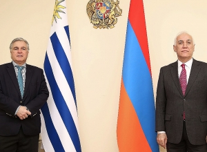 Министр ВТП РА Ваагн Хачатурян встретился с главой МИД Уругвая Франсиско Бустильо