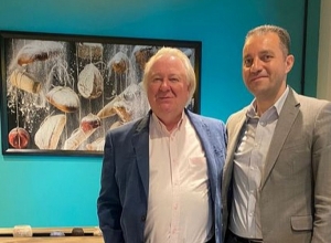 Քերոբյանը հանդիպել է Գրեմ Քուքի հետ