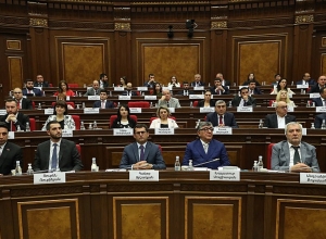 ՔՊ խմբակցության պատգամավորները Արցախի ԱԺ նախագահի հետ քննարկել են Արցախի բնակչության անվտանգային խնդիրներին վերաբերող հարցեր