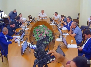 Թեժ քննարկում պաշտպանության ու անվտանգության հանձնաժողովի նիստում