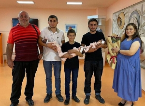 Երևանում եռյակ քույրեր են ծնվել. նրանց տուն են տարել 3 եղբայրները