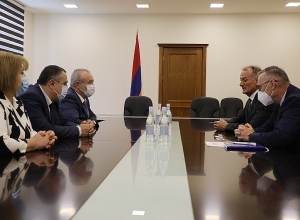 Վահրամ Դումանյանը Ռոբերտ Էմմիյանի հետ քննարկել է աթլետիկայի զարգացման հեռանկարները