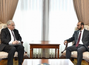 Мирзоян говорил с российским сопредседателем МГ ОБСЕ о необходимости возвращения военнопленных