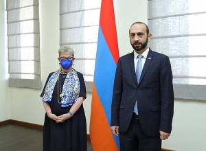 Мирзоян обратил внимание посла ЕС на провокационные действия азербайджанцев