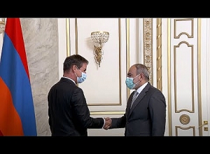 Նիկոլ Փաշինյանը հրաժեշտի հանդիպում է ունեցել Ֆրանսիայի դեսպան Ժոնաթան Լաքոթի հետ