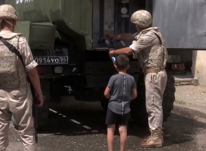 Российские миротворцы обеспечили водой арцахских школьников