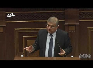 Если я выскажу мнение по части находящихся в заключении депутатов, я должен заявить самоотвод из состава ВСС