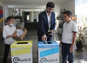 «Աշխարհն` առանց թափոնների». Երևանի 50 դպրոց սկսում է տեսակավորել թափոնները