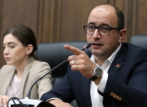 Нам по жизни хватает замечаний Алена Симоняна: Мамиджанян - журналисту