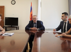 ՀՀ ԿԳՄՍ նախարարն ընդունել է 44-օրյա պատերազմում զոհված զինծառայողների ծնողներին