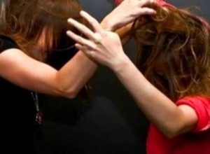 Հյուսիսային պողոտայում երիտասարդ աղջիկների վիճաբանությունն ավարտվել է ծեծկռտուքով. կան բերման ենթարկվածներ. Shamshyan.com