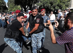 Բողոքի ակցիա՝ համերգը չեղարկելու պահանջով․ ուղիղ