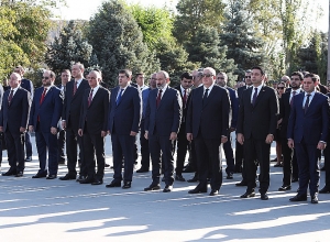 Никол Пашинян, Армен Саркисян и другие высокопоставленные лица почтили память