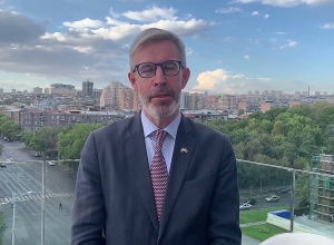 Посол Швеции в РА поздравил с 30-летием независимости Армении на армянском языке