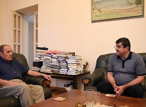 Президент Арцаха посетил Левона Тер-Петросяна