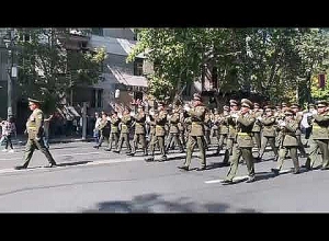 ԶՈւ տարբեր ստորաբաժանումները քայլերթեր իրականացրին Երևանի փողոցներում