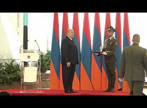 Արմեն Սարգսյանը պետական պարգևներ է հանձնել Անկախության տոնի առթիվ