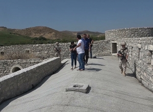 Շուրջ 100 ուխտավորներ խաղաղապահների ուղեկցությամբ այցելել են Ամարասի վանք