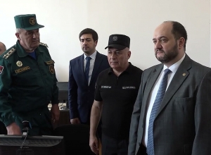 Из деревянного домика – в каменное здание