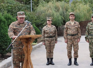 Պատերազմի զոհերին նվիրված հուշաքարերի բացում զորամասերից մեկում