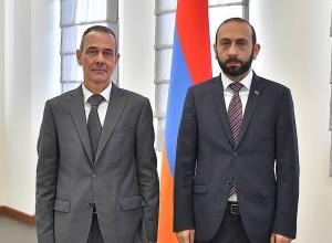 Արարատ Միրզոյանը Կարմիր խաչի պատվիրակության ղեկավարի հետ քննարկել է ռազմագերիների հարցը
