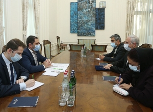 Папикян заверил посла Ирана: на участке Воротан-Горис будут построены объездные дороги