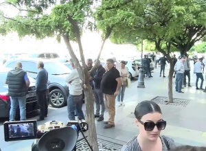 ПРЯМОЙ ЭФИР: Акция протеста напротив Правительства против принудительной вакцинации