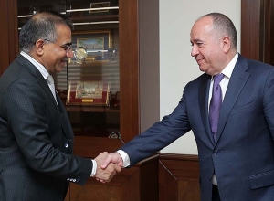 Министр обороны РА принял посла Индии