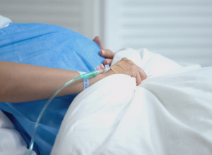 21-ամյա կինը ծննդաբերելուց հետո տեղափոխվել է «Արմենիա» ԲԿ, որտեղ մահացել է․ shamshyan.com