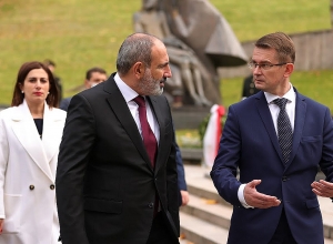 Վարչապետը հարգանքի տուրք է մատուցել Լիտվայի անկախության համար զոհվածների հիշատակին