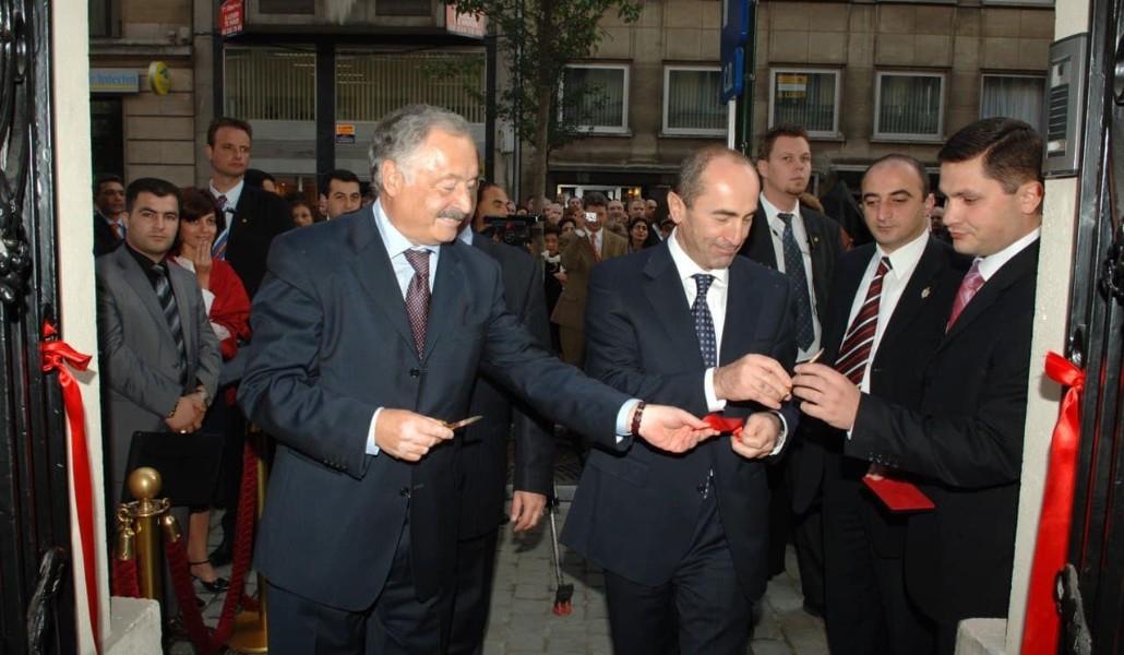 244357602_918236092168095_7567380287721462605_n