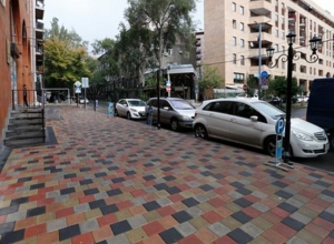 Բարեկարգվում են Կողբացի փողոցի մայթերը