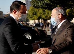 Ղարիբաշվիլին Երևանում է. ինչպես է վարչապետը դիմավորում նրան