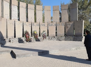 ՀՀ-ում ֆրանսիայի դեսպանը Եռաբլուր է այցելել