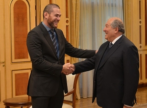 Փորձելու եմ ճանաչել այս հիասքանչ երկիրը․ նախագահը հյուրընկալել է բրազիլական ջիու-ջիթսուի չեմպիոնին