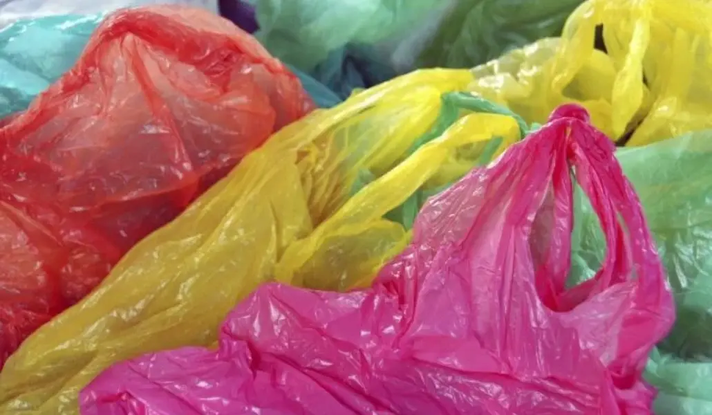 celofan_Plastic-scaled-e1579860325395