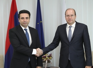 Ալեն Սիմոնյանի գլխավորած պատվիրակությունը հանդիպել է Կիպրոսի պաշտպանության նախարարին