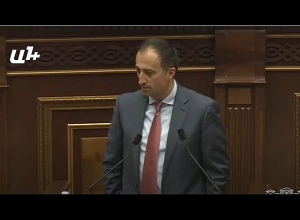 Да, я атеист, есть вопросы? В отличие от многих, я не скрываю своей религиозной принадлежности։ Торосян