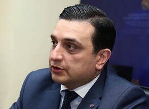 «Միքայելյան» հիվանդանոցում ծանր և ծայրահեղ ծանր վիճակում գտնվող 76 քաղաքացիներից միայն 1-ն է պատվաստված․ Մուրադյան