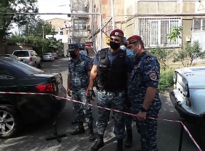 Разыскиваемый и огнестрельное оружие найдены