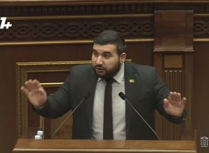 Команда Кочаряна держалась подальше от Арушаняна, так же и сейчас от Парсяна, но они его поддерживают